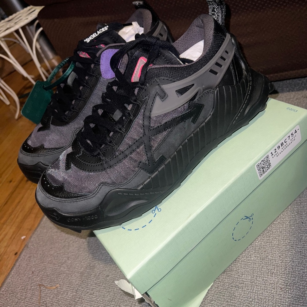 OFF-WHITE Odsy-1000 Black Grey Fucshia Size 9 (42)